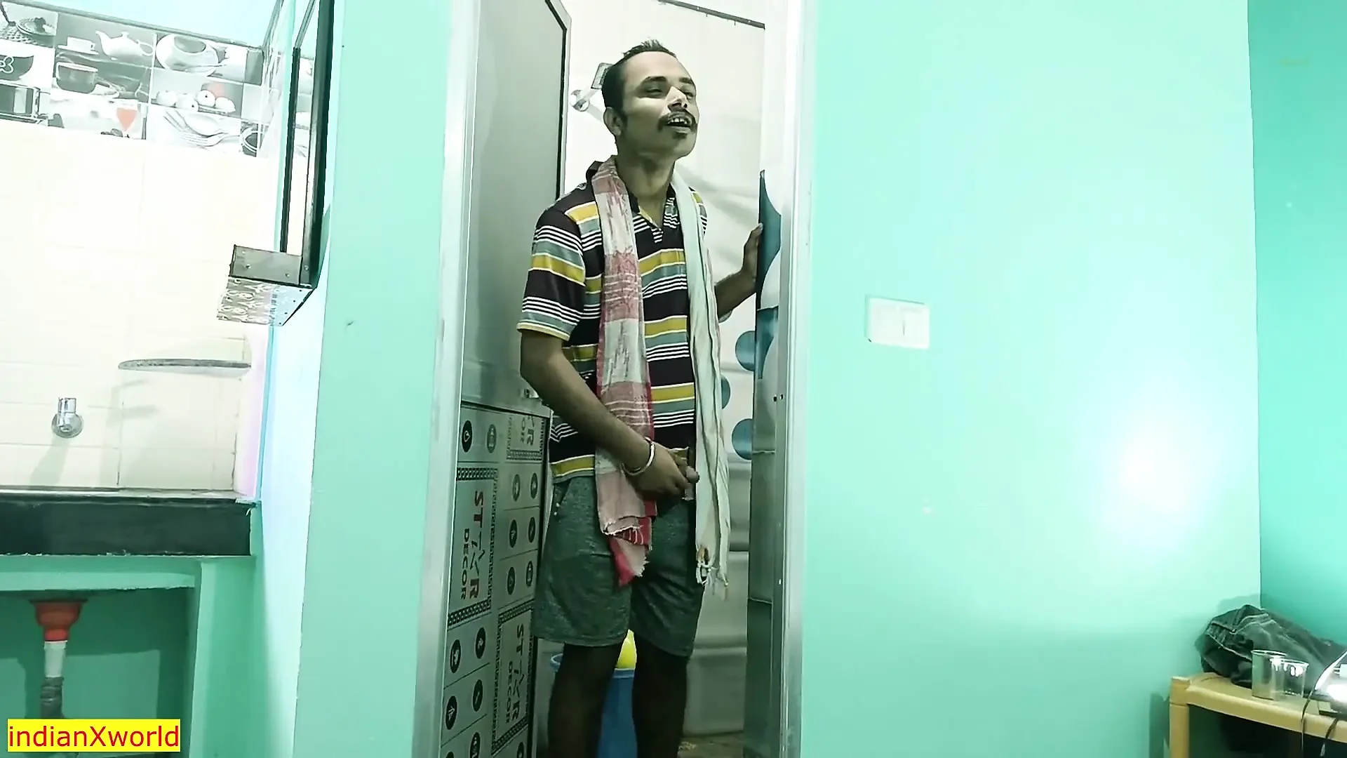 三个男朋友一起操出轨的女友! 印地语四人性爱