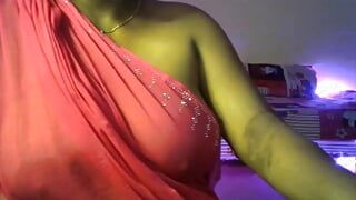Heet Bhabhi-meisje sexy borsten tonen