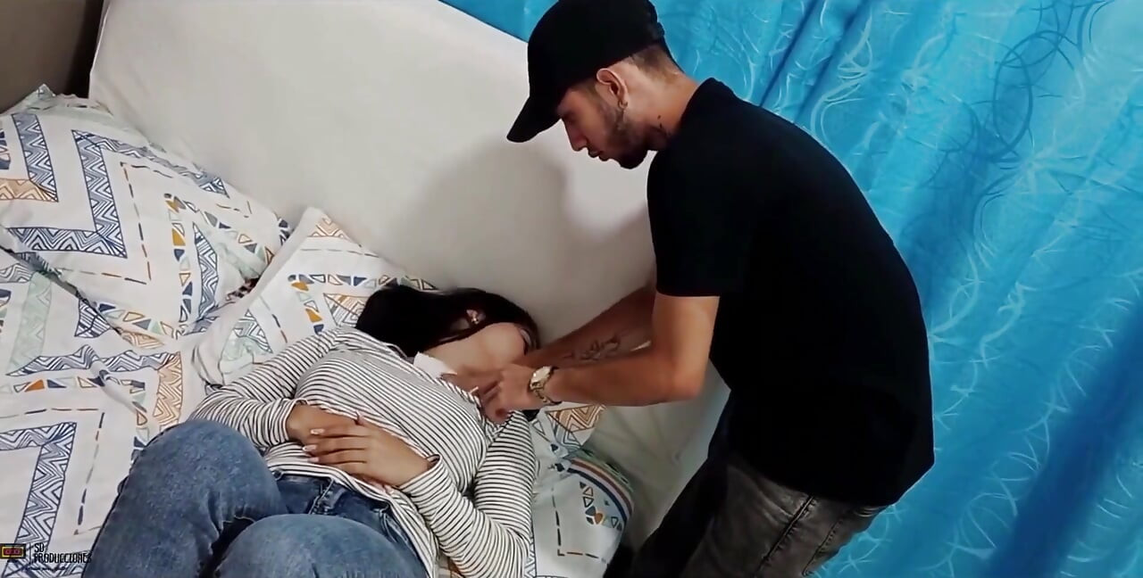 They Masturbate Together! but the Stepsister Took Her Stepbrother's Cock to Jerk Him off with Her Mouth and Swallow the Cum Full