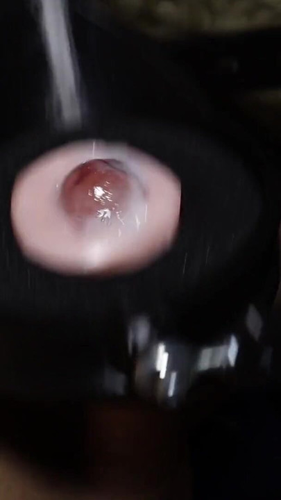 Unforgettable moment from "Automatic masturbator in action but I try not to cum and I succeed!"