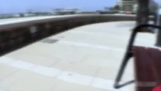 Amatör Vajinasını Havuz Kenarında Seviyor