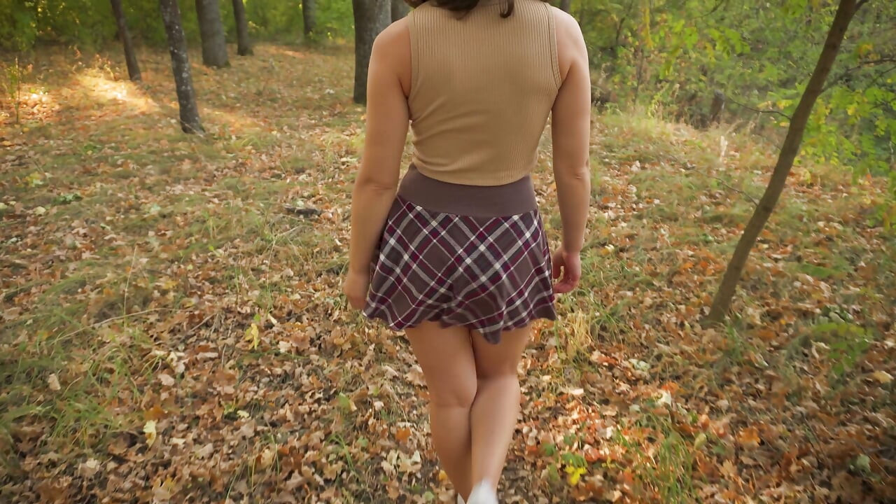 Naughty Girl Flashing Upskrt Panties