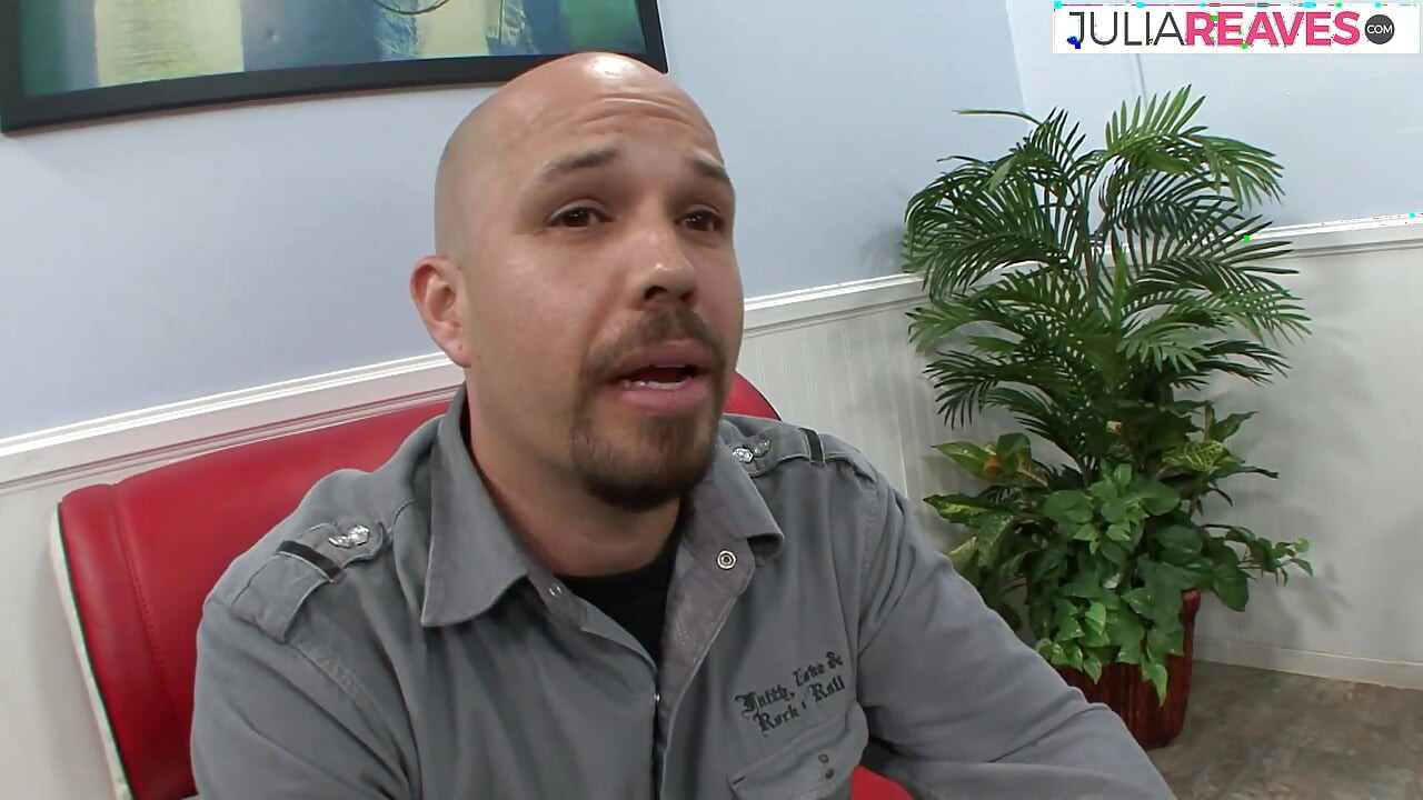 Blonde babe enjoys as a huge cock slides into her tight pussy