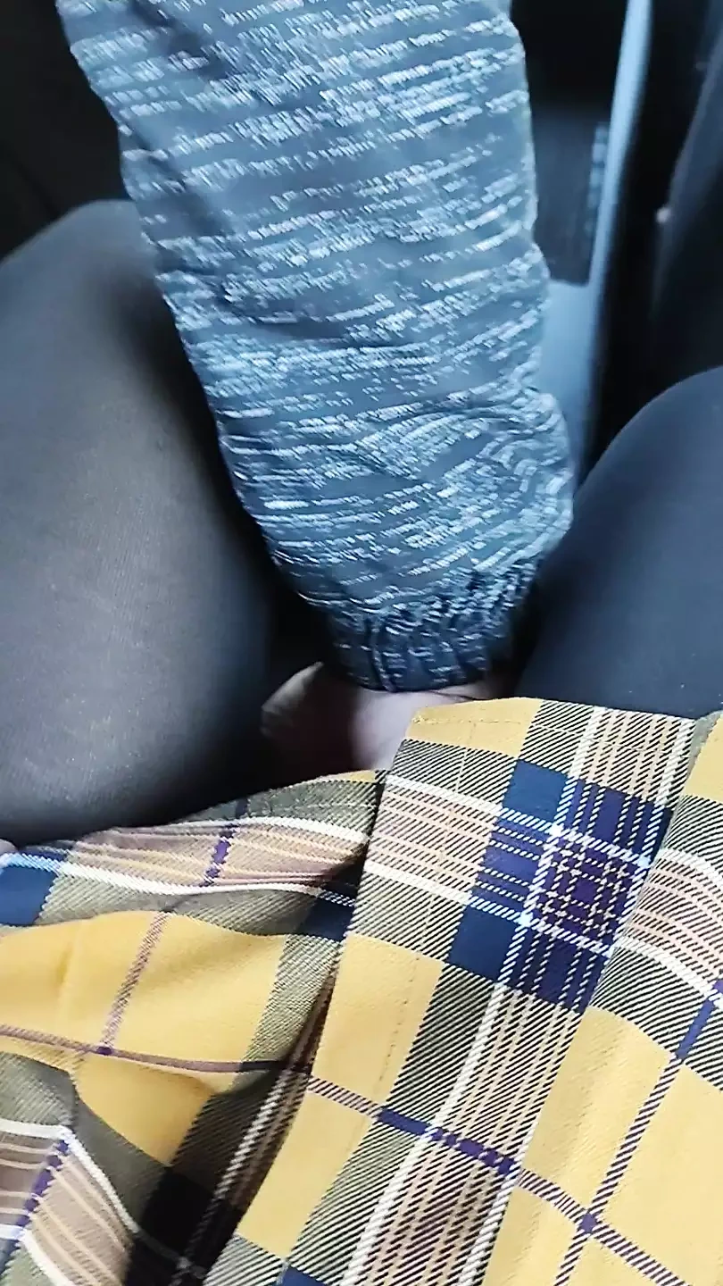 优步司机在他的车里抚摸我