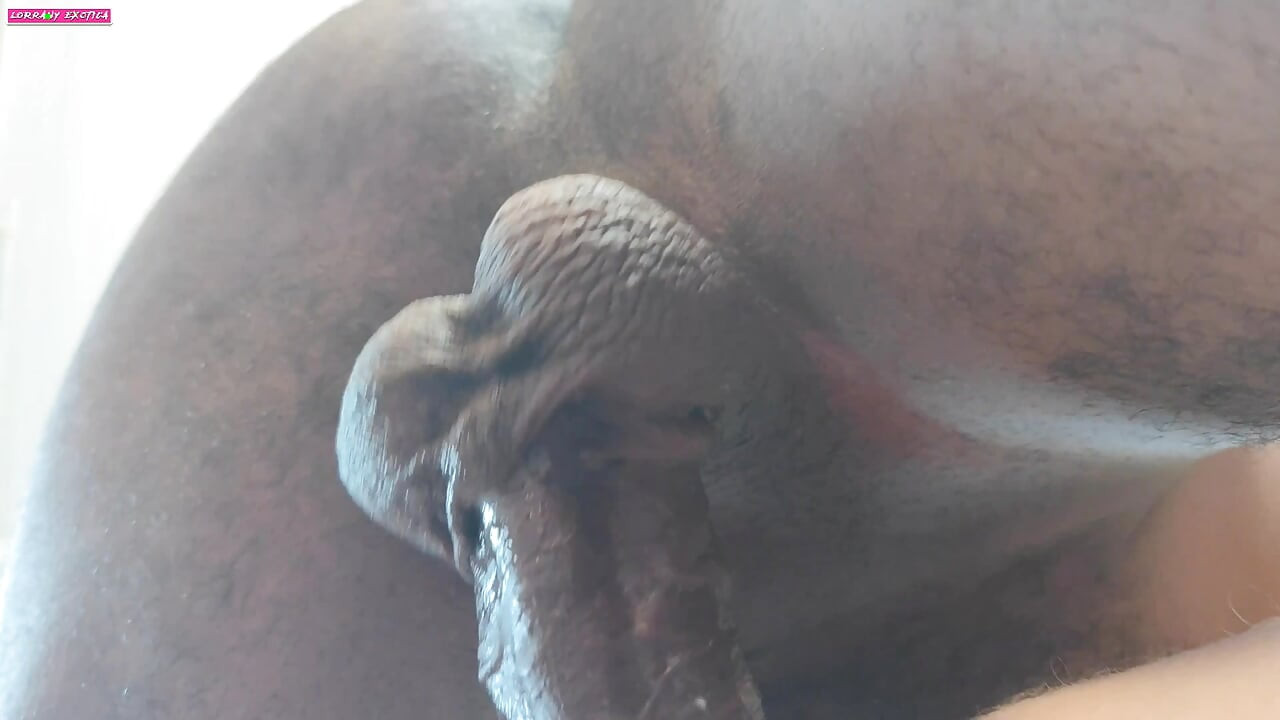 MASUK KE DALAM DUA PANTAT YANG SANGAT KUAT