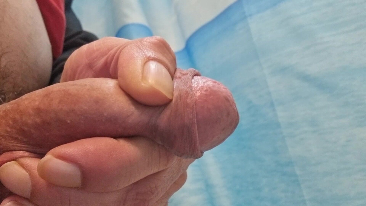 Jerking off and cumming 9 thrusts, close-up