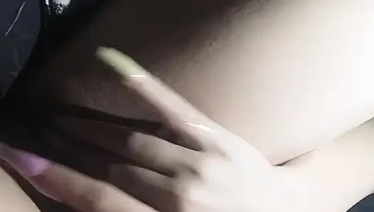 Halo Sayang! Aku lagi asik jalan-jalan dan pengen banget dientot di dalam mobil! dan well, seperti yang kamu tahu, aku nggak tahan lagi. Semoga kamu suka!