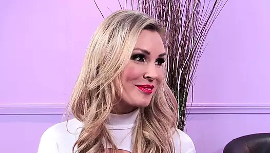 Tanya Tate и Zoey Holloway - лесбиянки с языком на киске