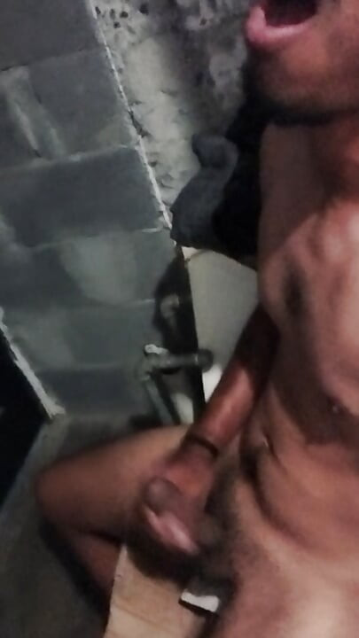 I Move My Tongue While I Pull It