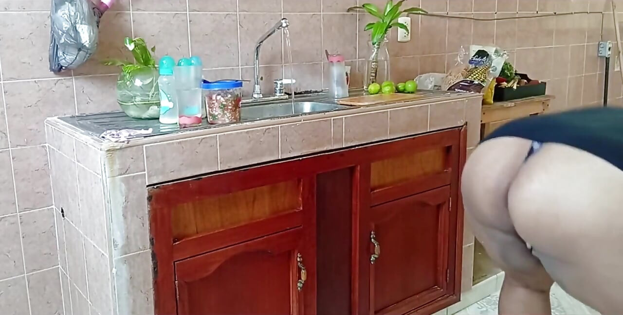 Chubby Stepmother Washes and Cleans the Kitchen