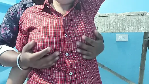 Meine beste freundin fickte mich hart, wenn wir allein in der schule zu hause sind