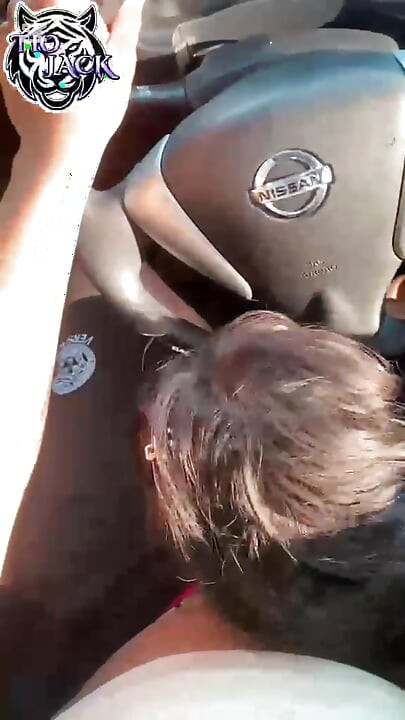 WHORE ENDS UP SHOWING ME HER ASS SO THAT SHE DOESN'T CHARGE FOR DRIVING CLASS
