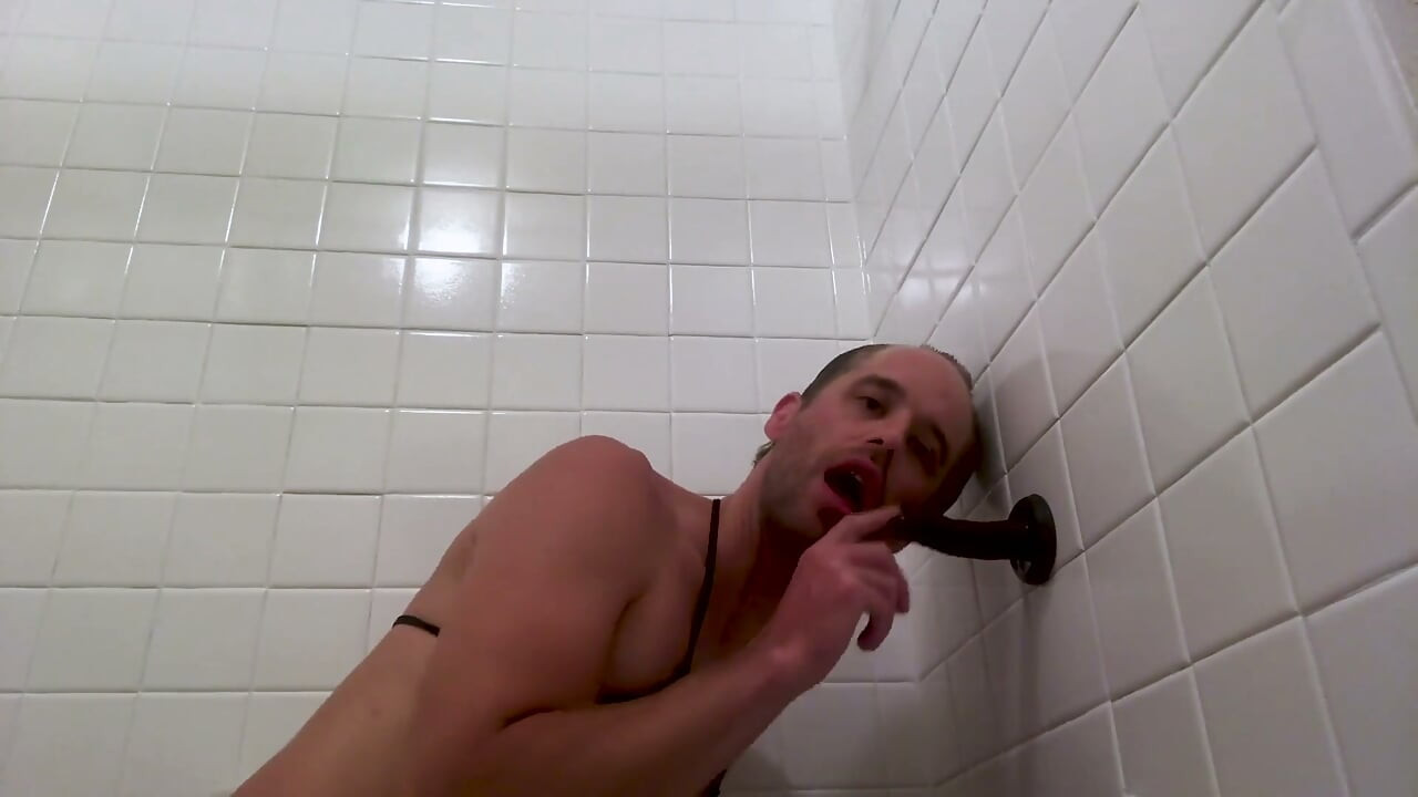 Crossdresser Showers with a Dildo