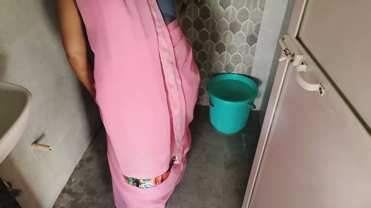 sauteli bahan ka shovar sarapraij hot ho jaata hai, sautela bhaee ise rikord karta hai aur use vaayaral Xvideo chodta hai