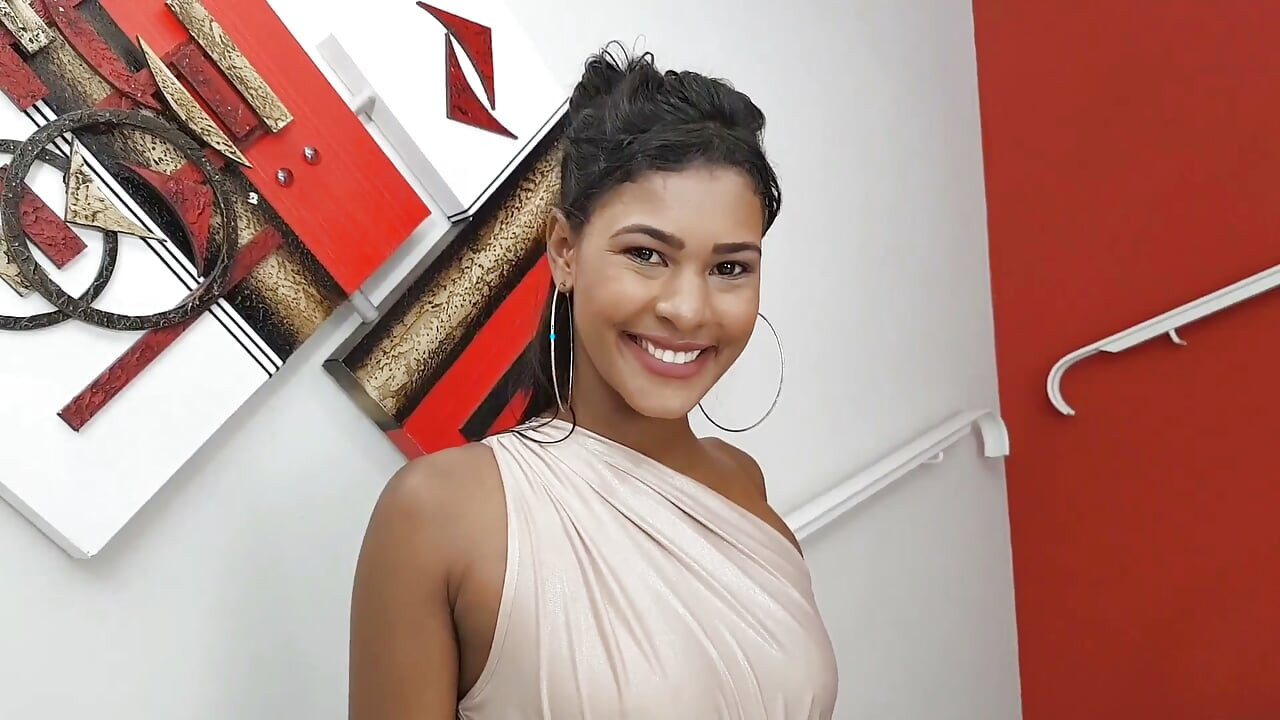 En iyi 3 model Marcela, Stefany ve Hindistan tarafından aşırı tabu öpüyor