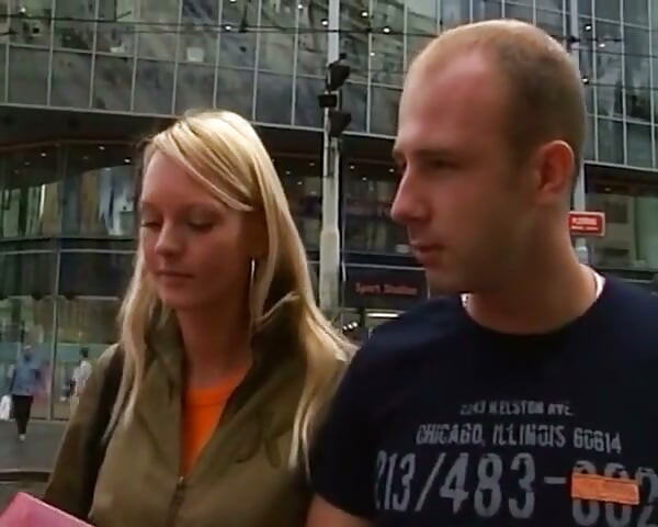 Heiße Blondine Wird in Jedes Loch Gefickt Und Nimmt Eine Massive Gesichtsbesamung