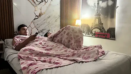 Keberatan kalau aku tinggal di sini? Aku dientot habis-habisan sama adik tiri latinaku yang lagi sange berat setelah minta aku ngentot semalaman di kamarku