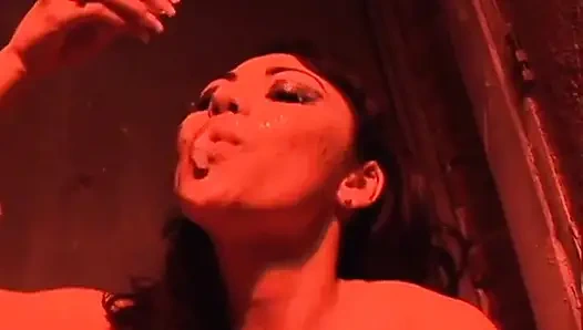 Seks threesome intens sama leilani lee