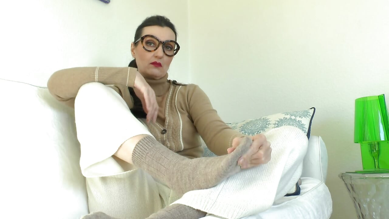 Smelling Wool Socks and Cumming on Them! Lady Victoria Valente