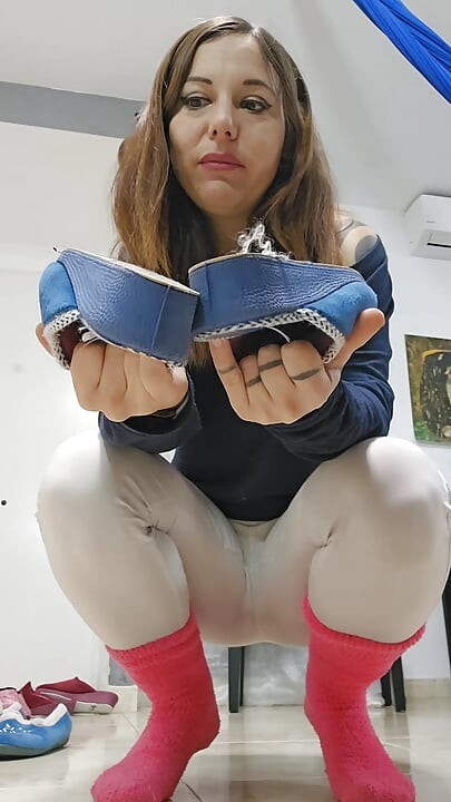 Người mẫu dép và thủ dâm, dép Tây Ban Nha