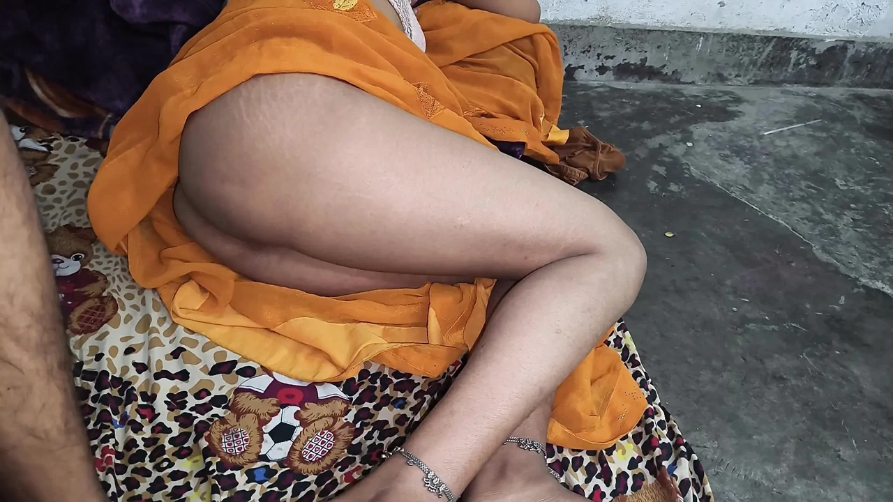 Desi hot wife fucking at home doggy style cum shot ass