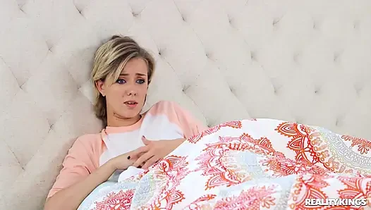 In reality kings teilen sich streberinnen cory chase und Haley Reed einen glücklichen schwanz in FFM dreier