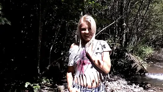 Pisseuse Jasmine Rouge - Filthy German Piss Queen Unleashes Massive Golden Streams