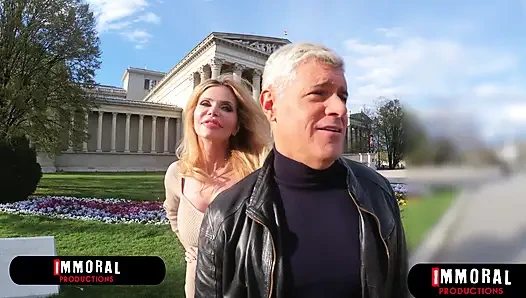 Schau zu, wie victoria Zdrok bis zum orgasmus auf dans schwanz schreit!