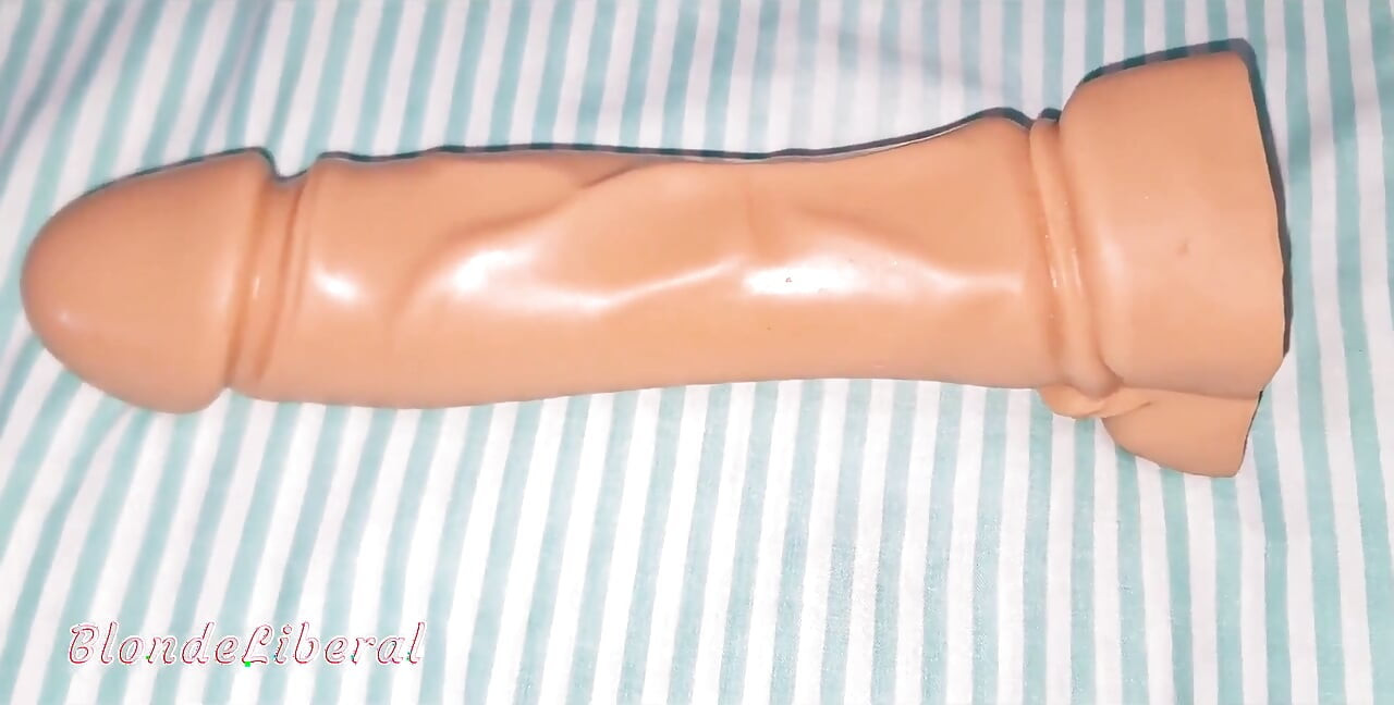 Menikmati Dildo Super