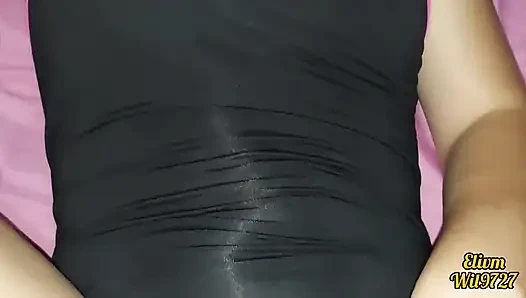 Die süße kleine nachbarin bittet mich um hilfe, um die hausaufgaben zu machen und ich beende es, indem ich auf der Wohnung ficke