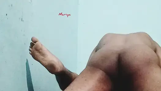 Guru perguruan tinggi Mallu dengan siswa menikmati
