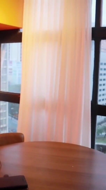 ホットな警官が大きなアソコとお尻を殴られた | クリップ 2