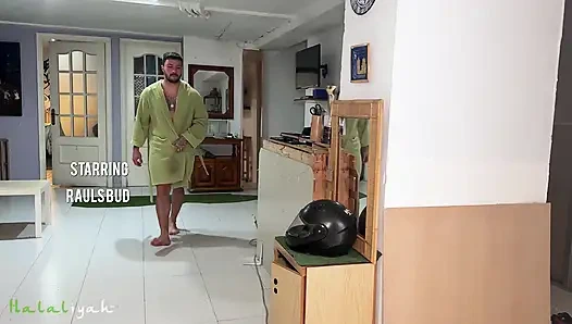 Hijabi Muslim Wife Fucks a Spanish Bull