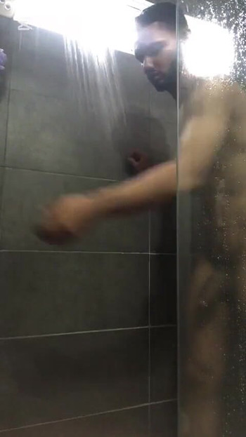 Must-see moment from "Latino daddy takes a shower and masturbates - Jovenpoder"