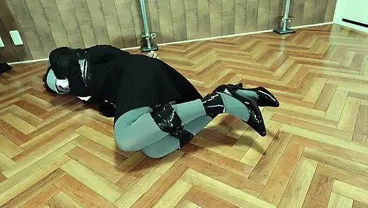 Die anvisierte Bürofrau wurde mit Klebeband gefesselt