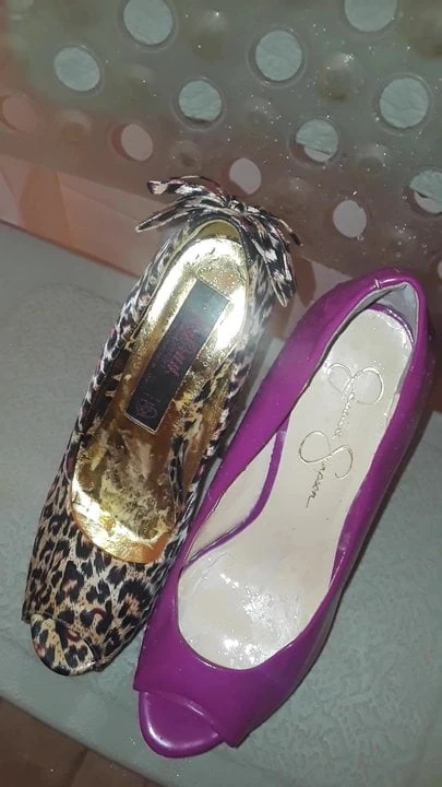 Jus for fun piss Heelgoddess's heels