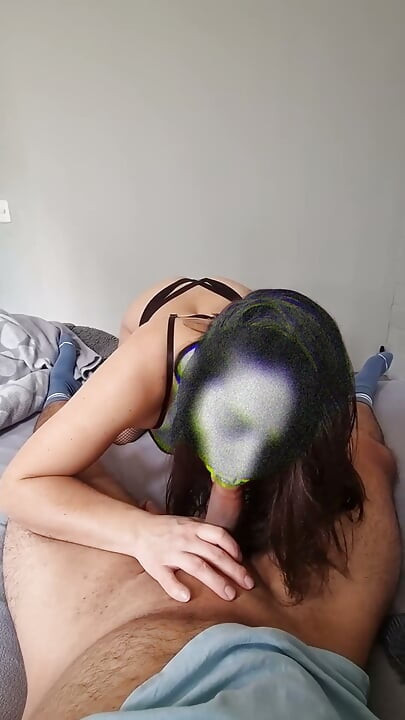 Şilili duvara karşı seviyor