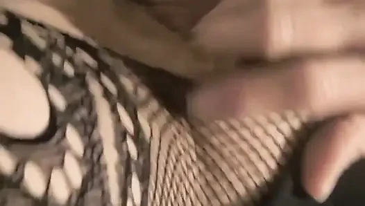 Sıkı amcığımla oynuyorum