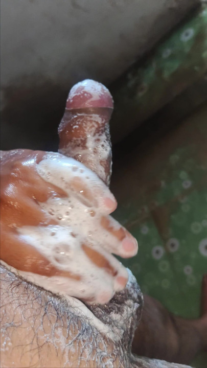 Nahate samay lund khada ho gya tha