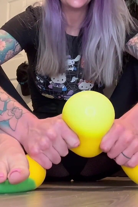 Stretchy Banana Squish Size 26 Feet