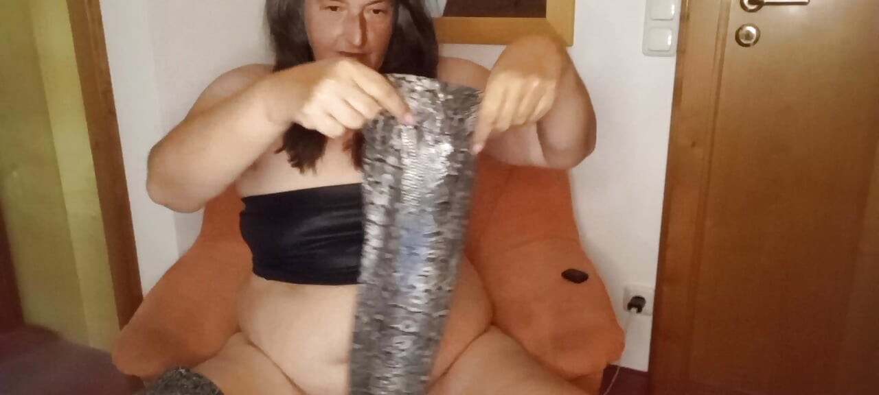Real German MILF Starts Her Hot Cam Session - Slow Tease Clip 1 - The quiet beginning