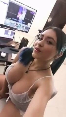 Hot boobs show