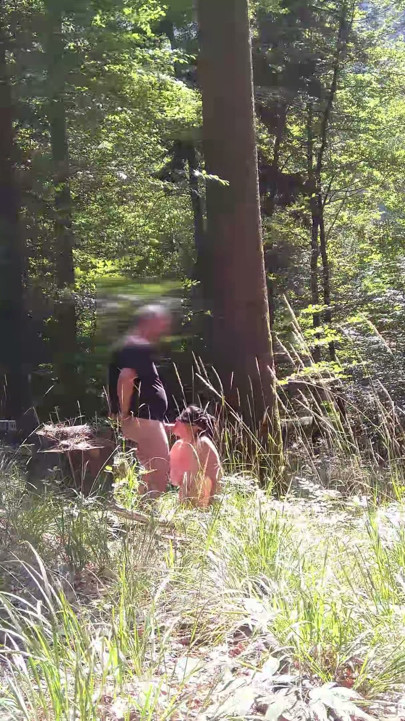 Istri Eksibisionis Minum Kencing dan Menerima Facial di Hutan | Klip 1
