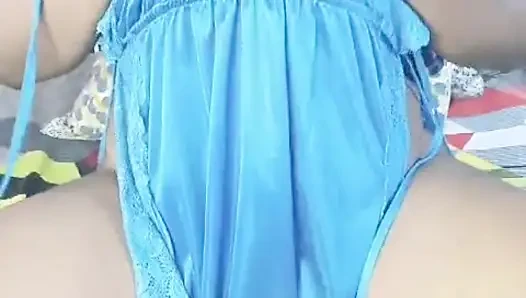 Hot girl ne finger se apni chut ki pyas bhujhai