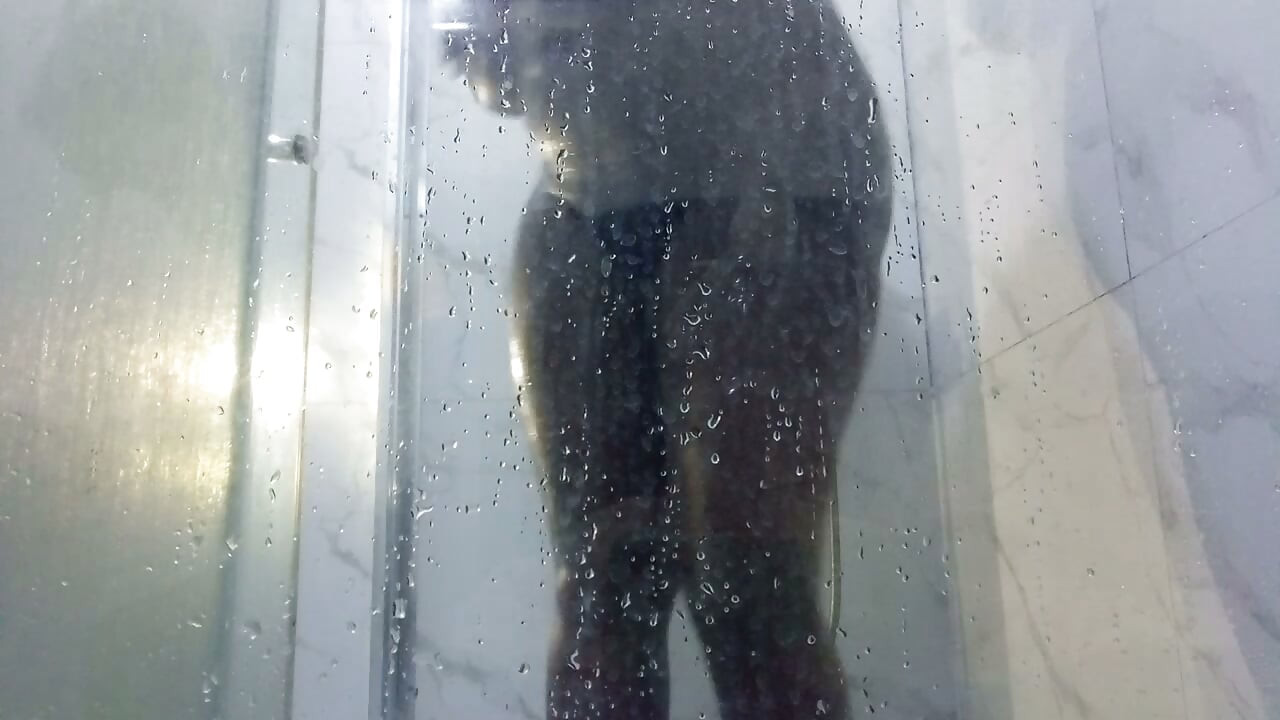 E sănătos să faci duș cu fostul tău iubit, întărește atmosfera relației.