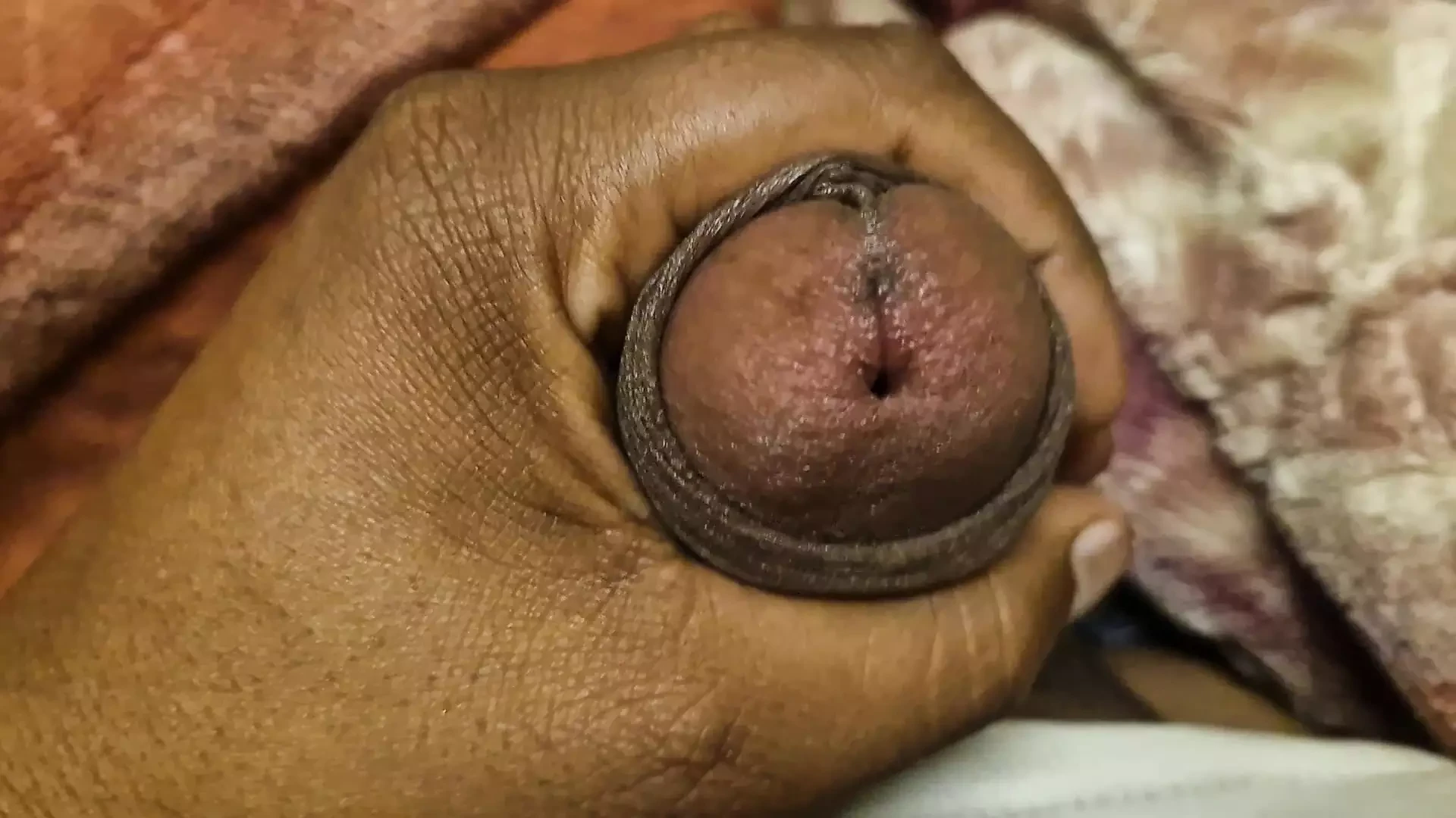 Esfregando meu pau na buceta