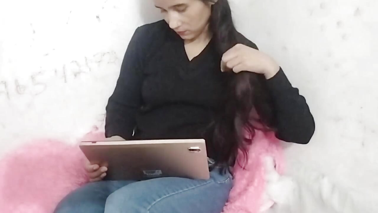 College girl ko pura kapda utaar kar Oyo le jakar pela