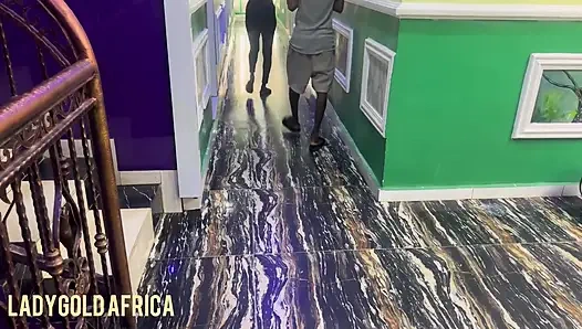 Cewek ini baru aja ngajak sama orang asing di apartemen barunya