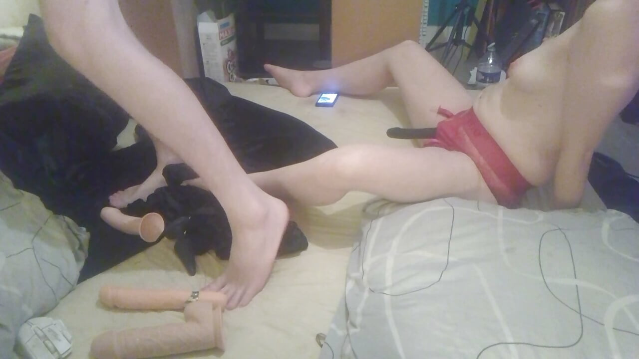 Elle prend son pied puis me l'a met dans le cul