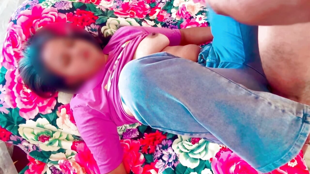 Indian Village poor Girl soniya Fucking hard by her boss for increasing salary beautiful desi indian girl